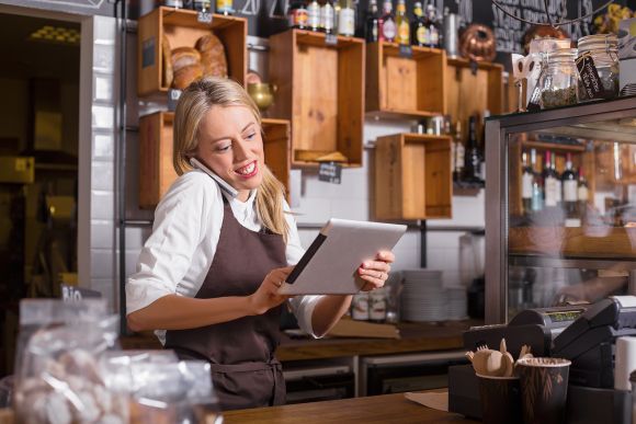 Restaurant Industry Trends Watch: Eating Local, Experiential Dining and Delivery